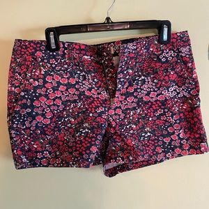 Gap patterned khaki short